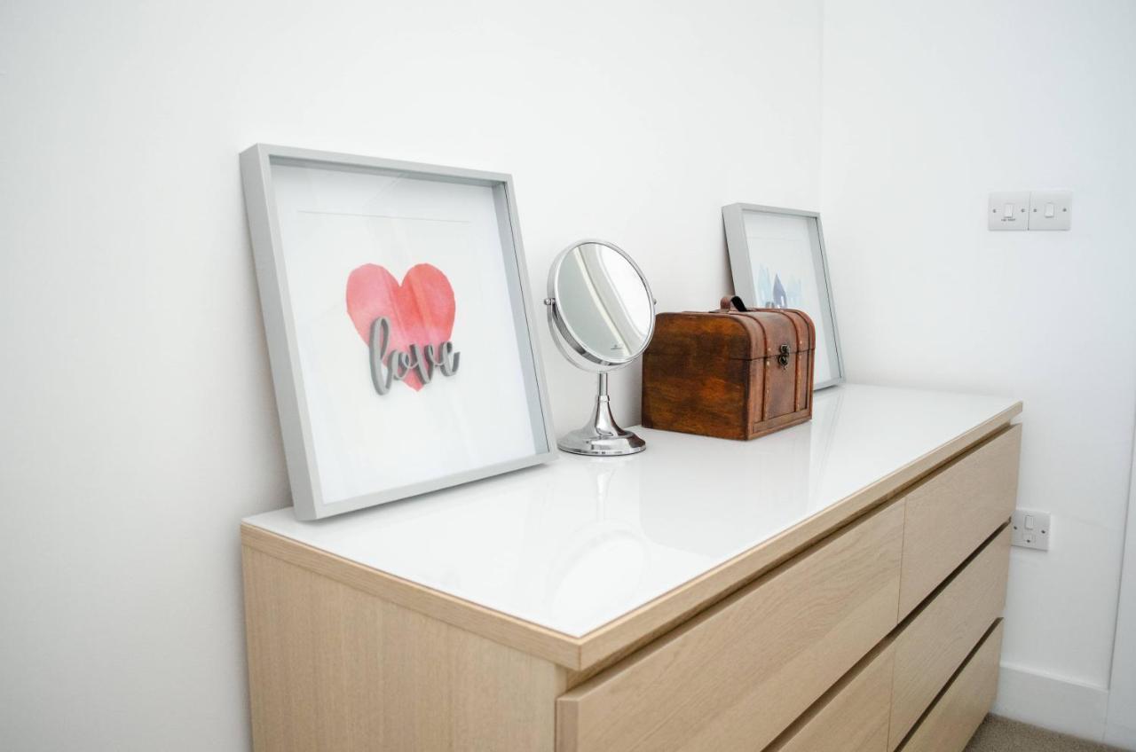 Serviced Apartment In Liverpool City Centre - Free Parking - Balcony - By Happy Days Exteriér fotografie
