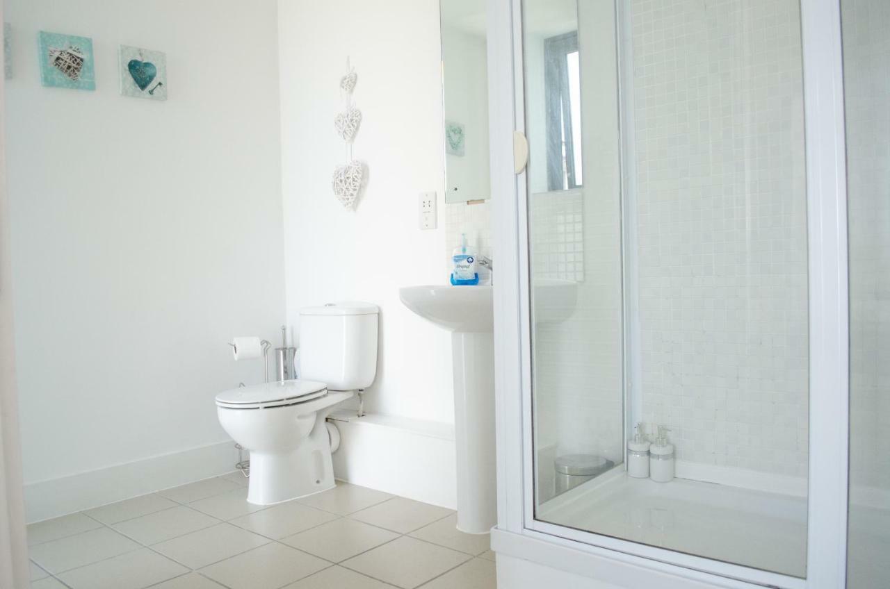 Serviced Apartment In Liverpool City Centre - Free Parking - Balcony - By Happy Days Exteriér fotografie