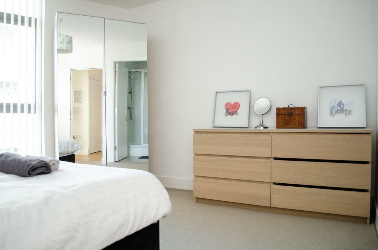 Serviced Apartment In Liverpool City Centre - Free Parking - Balcony - By Happy Days Exteriér fotografie